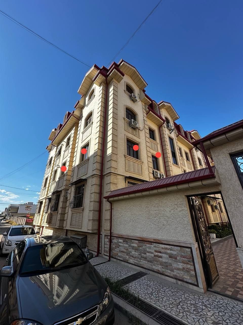 Продаётся квартира напротив ресторан  Замона