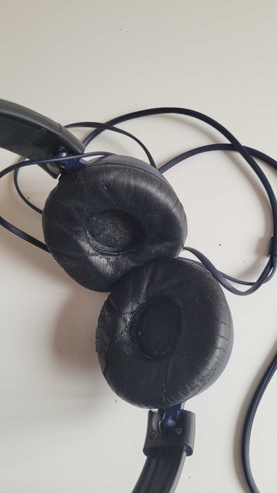 Casti Sony cu fir