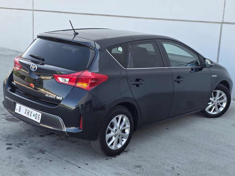 Toyota Auris Hybrid 2015 xenon navi Trapa clima Camera Import Olanda