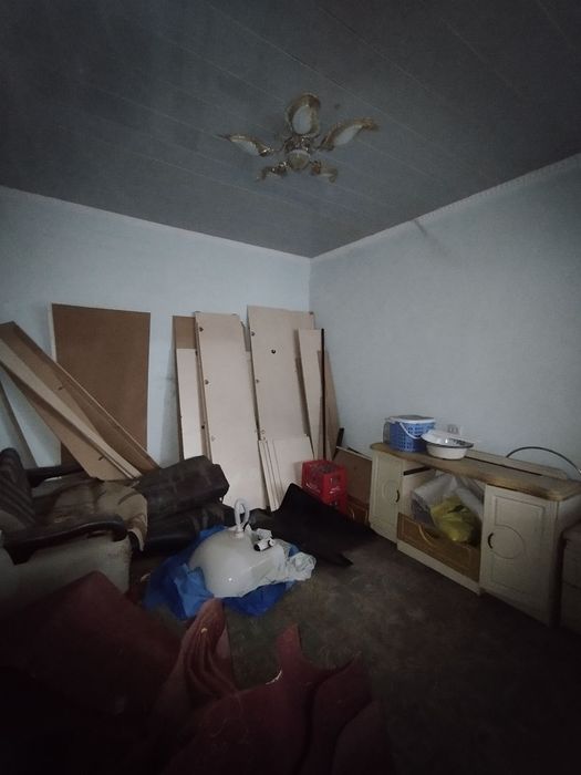 Мажнунтол махаллада 3 соток 2 хонали ховли сотилади. Ориентир Пост ГАИ