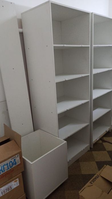 Стеллажи полки для различных услуг