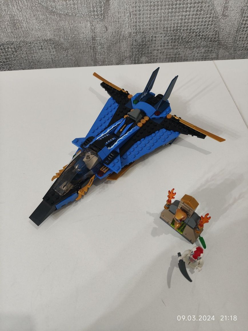 Lego Ninjago 9442 Jay's Storm Fighter