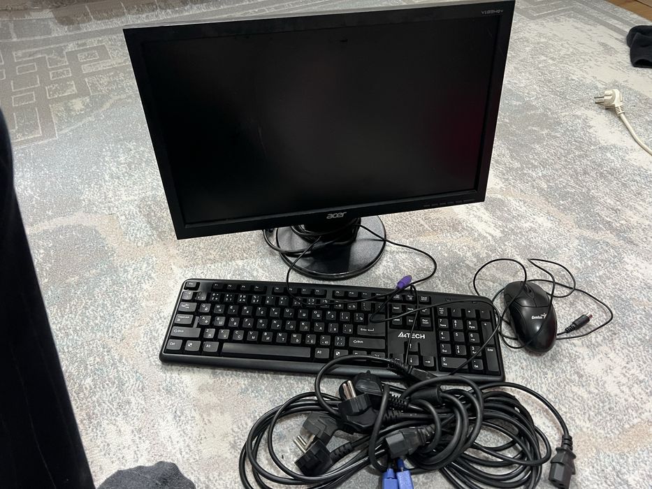 Монитор клавиатура и мышь для компьютера