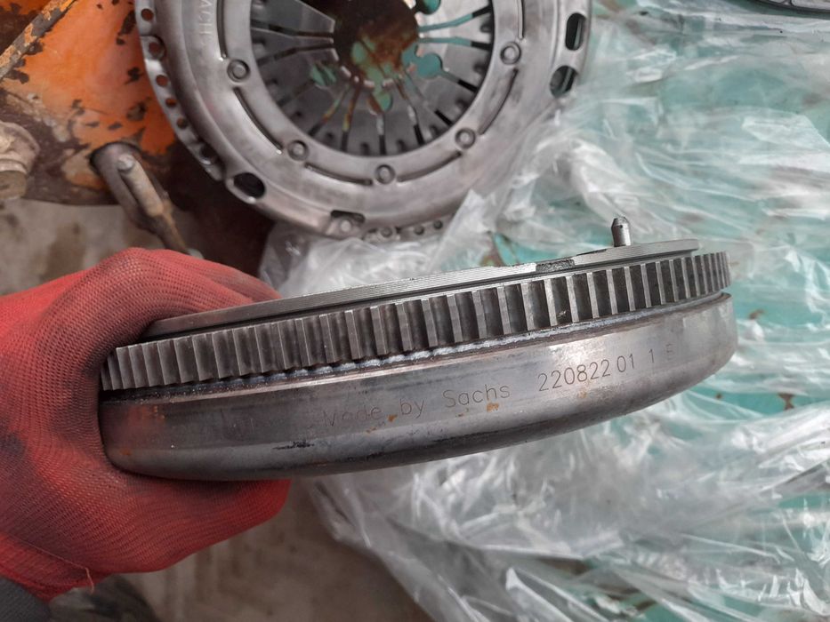 Kit ambreaj vw t5 transporter 1.9 2.0 Sachs