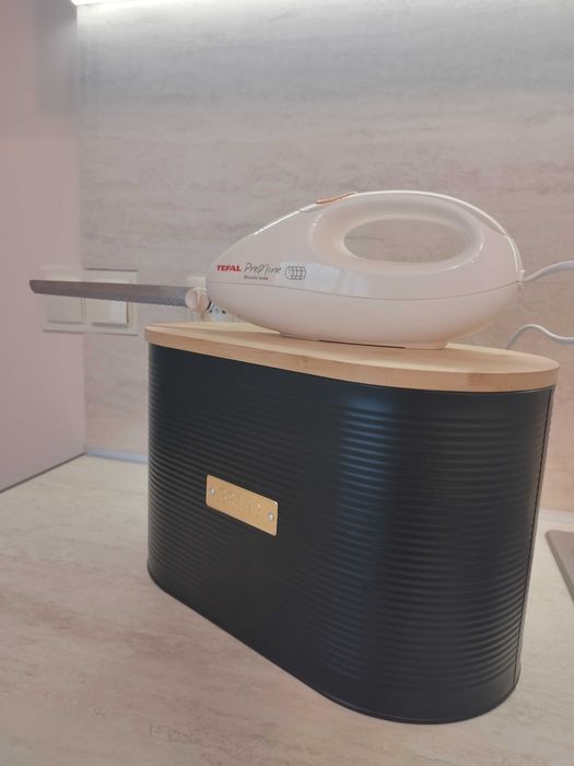 Електрически нож Tefal 8523.31 с елегантна кутия за хляб в комплект