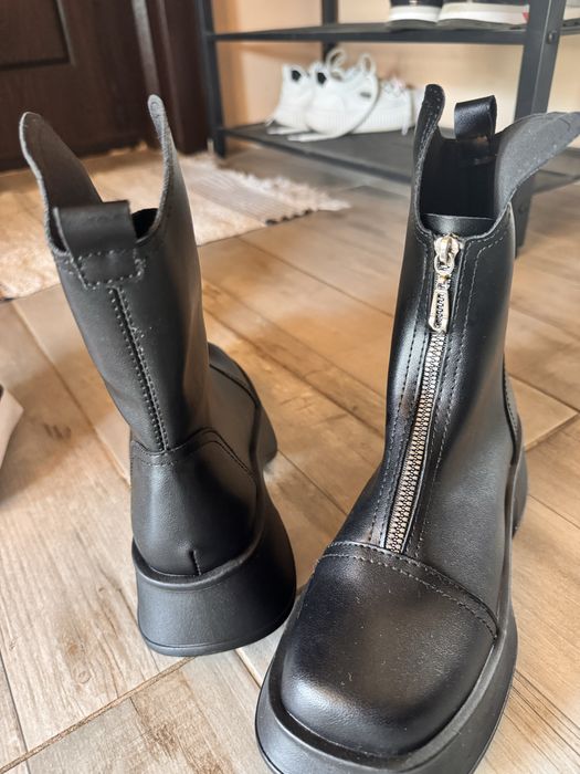 Зимни черни боти