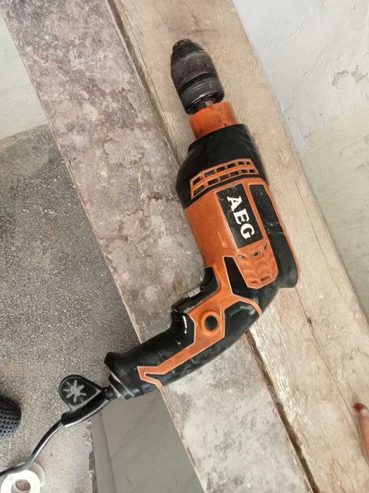 Bormasina AEG si cu Percutie.Model:AEG SBE650 R.Poze Reale