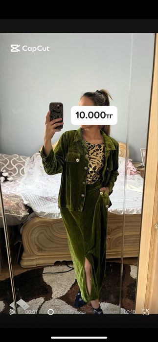 Продам новые платья