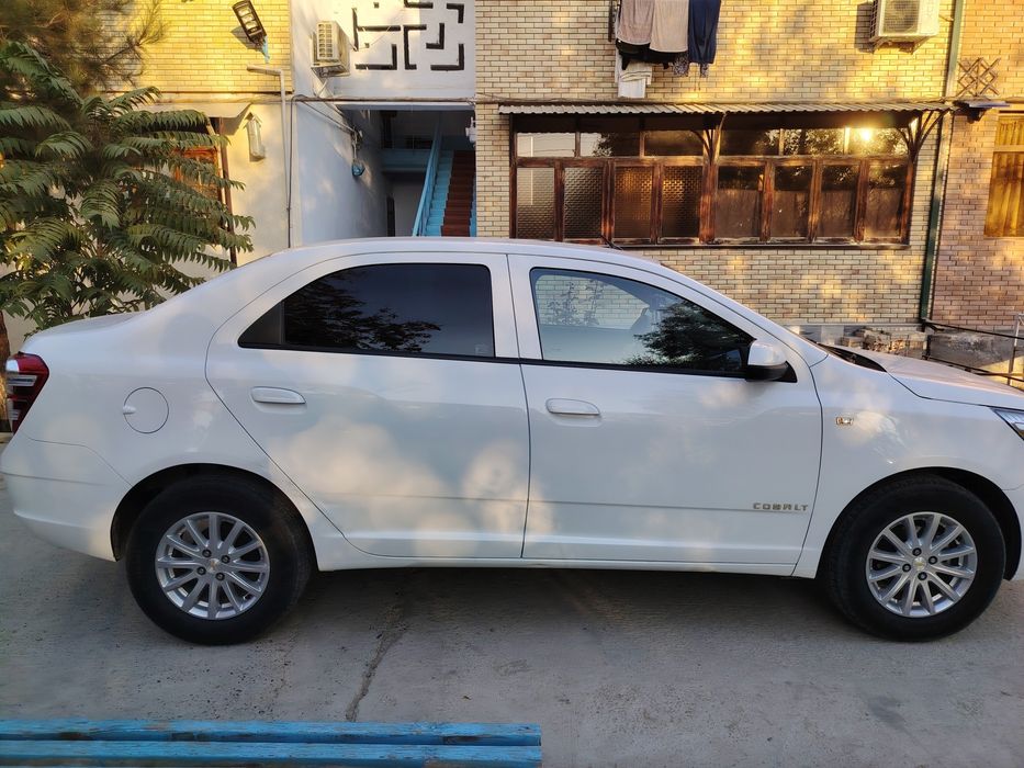 Собалт сотилади 4 разитция нархи 11000 доллор  ками бор