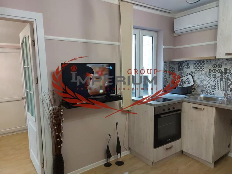 Дава се под наем Тристаен апартамент в Варна, Гръцка махала - 75 кв.м за 510 € - Снимка #1