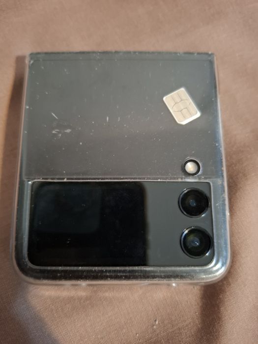 Vind Samsung z FLIP 3.     ,350 Euro