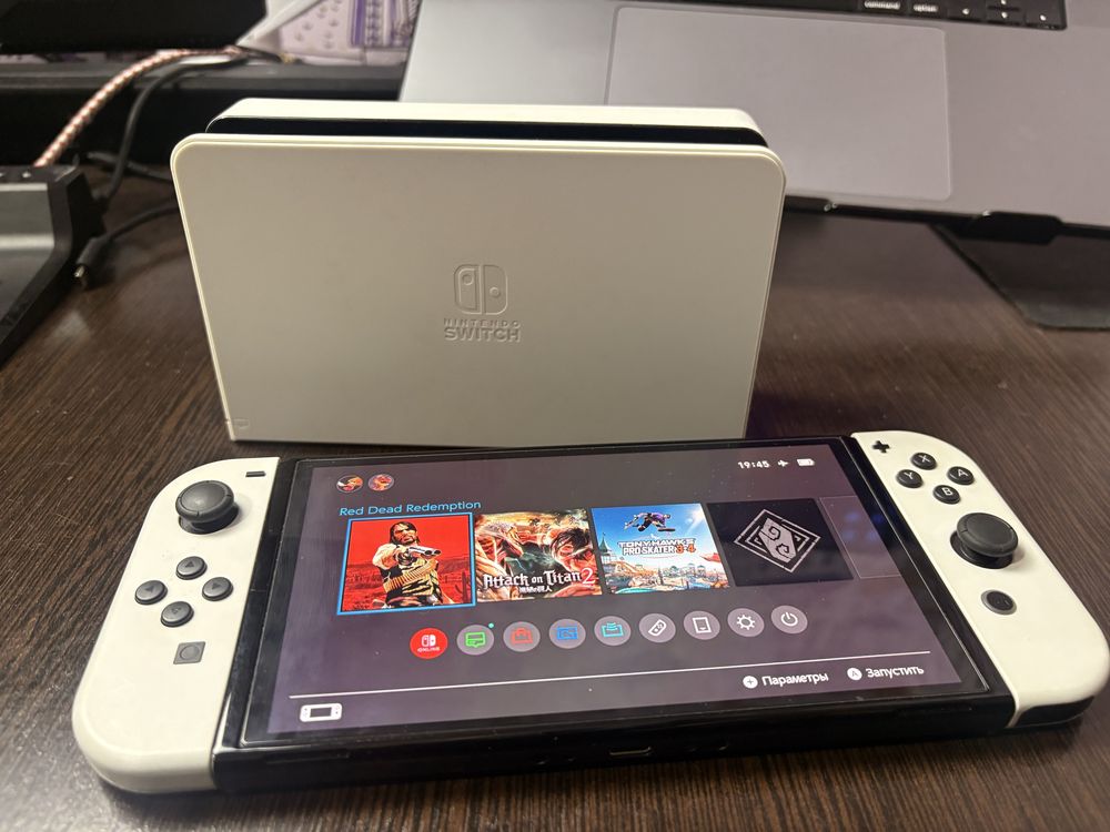 Nintendo Switch Oled (торг уместен)