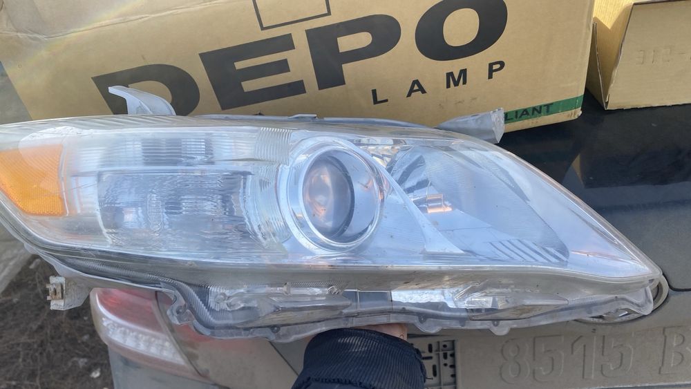 Продам переднюю правую фару