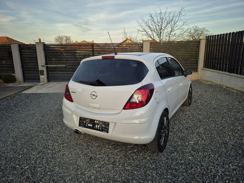 Opel Corsa D 2010 1.4 benzina
