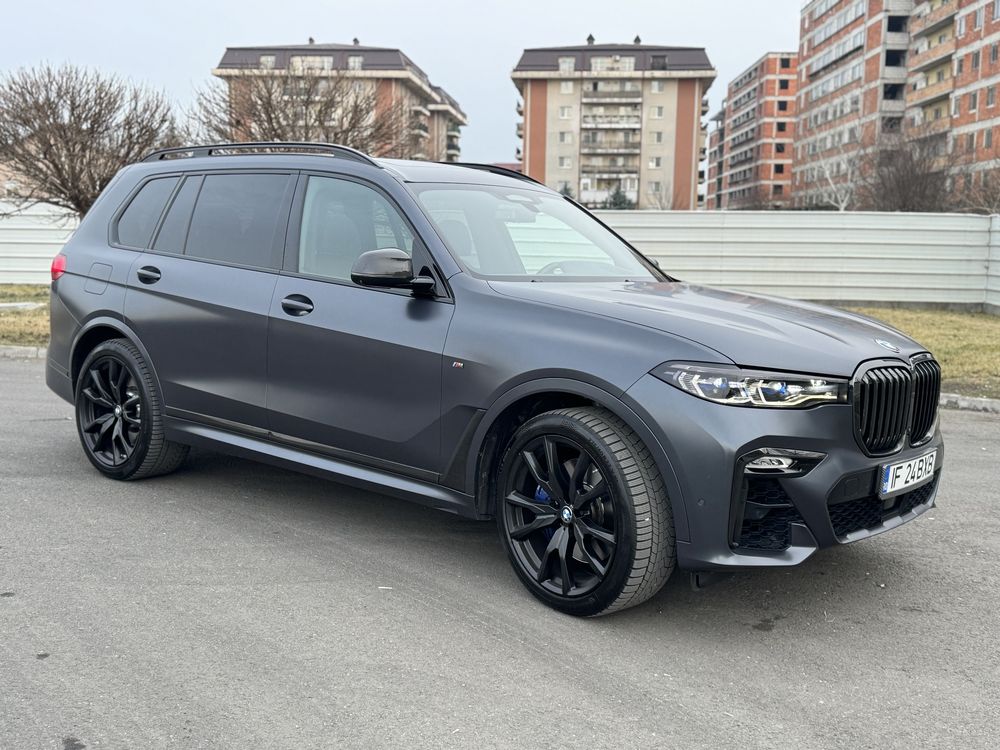 BMW X7 Dark Shadow Edition