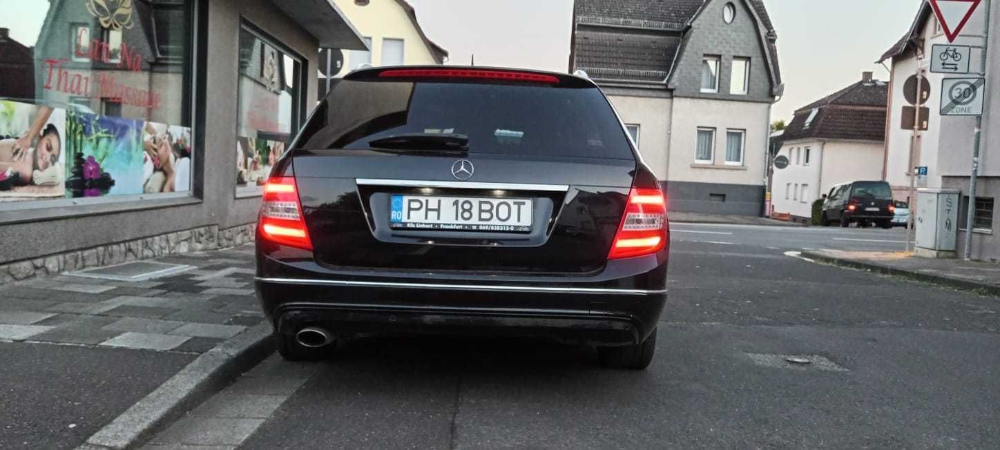 Vând Mercedes c220