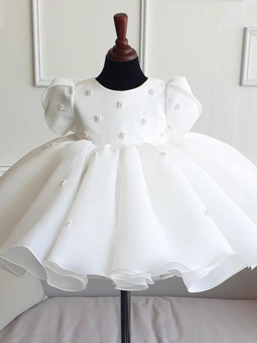 Платье белого цвета