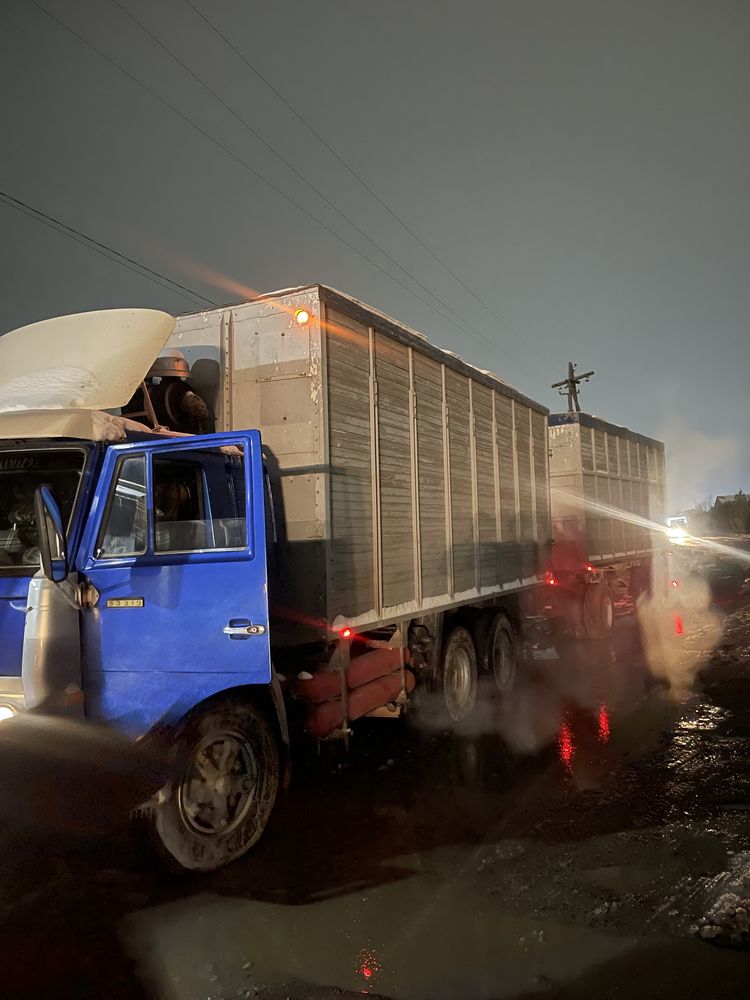 Kamaz pritsep kelishadgan joyi bor resda ishlab yurgan moshina