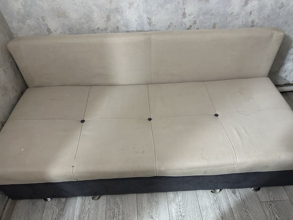 Продам диван в нормальном состоянии