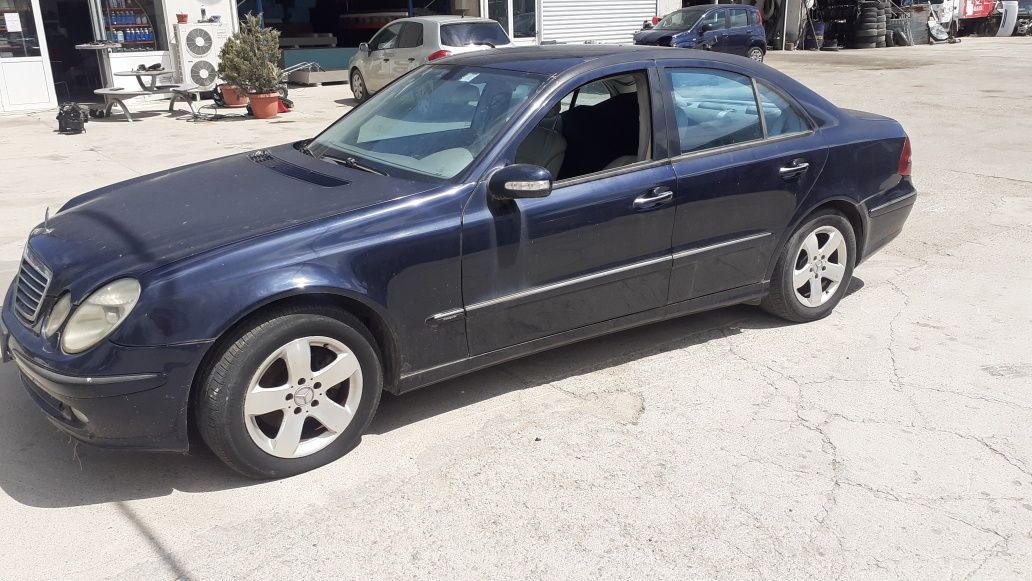 Mercedes E 220-2.2дизел /150к.с./2002г на части