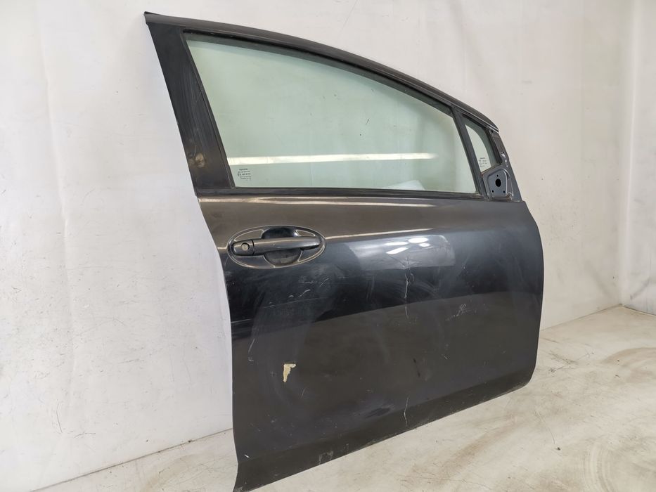 Врата (Портиер) Дясна Ярис / Yaris Оригинална В Добро Състояние