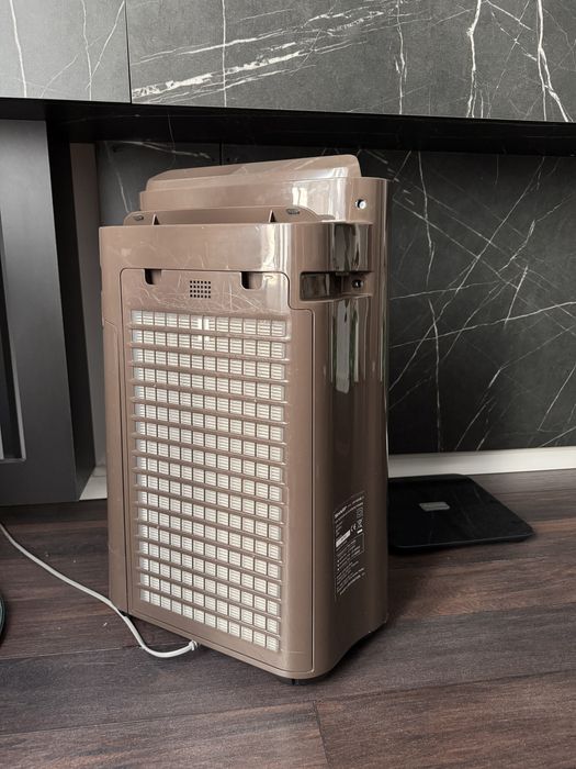 Purificator cu umdificare Sharp UA-HD40E-T