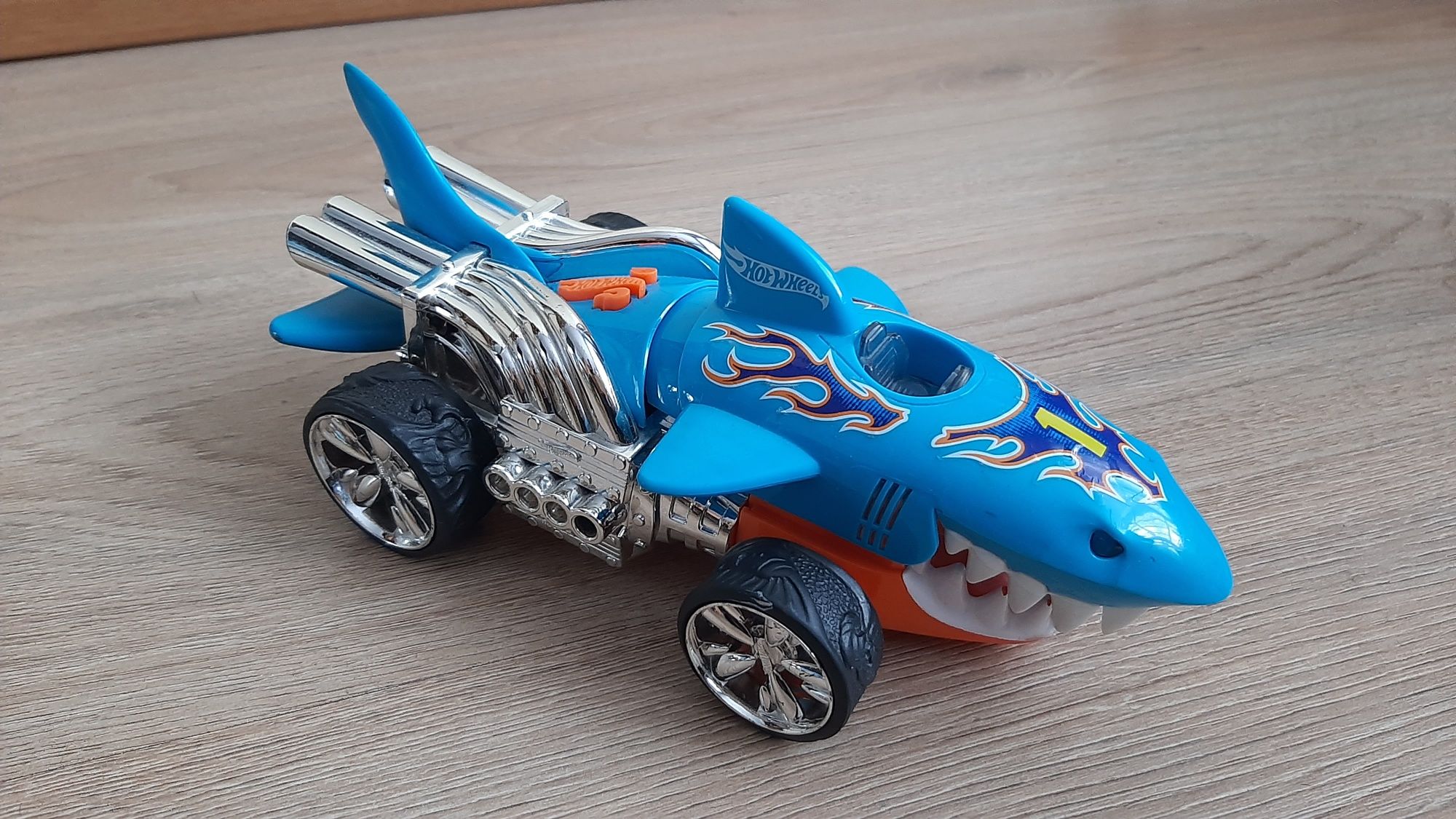 Писти и колички Hot Wheels