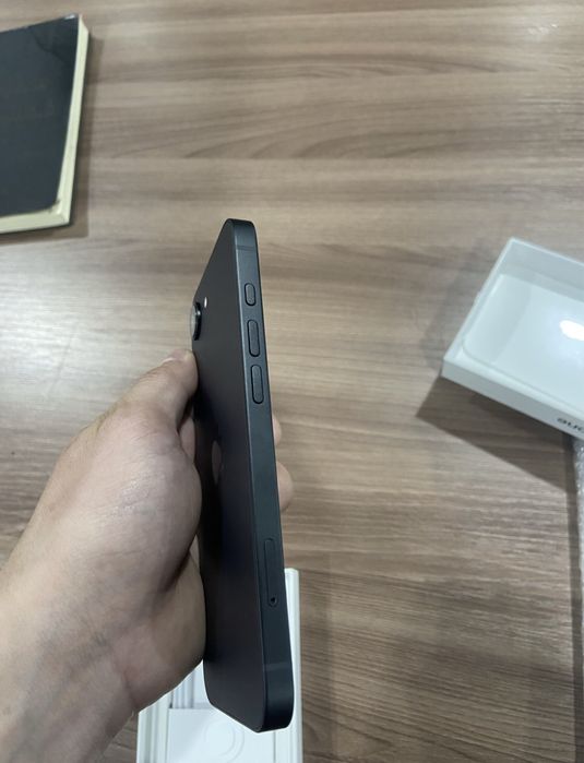 Айфон 16е,акм-100% состояние почти как новый , особо не пользовался