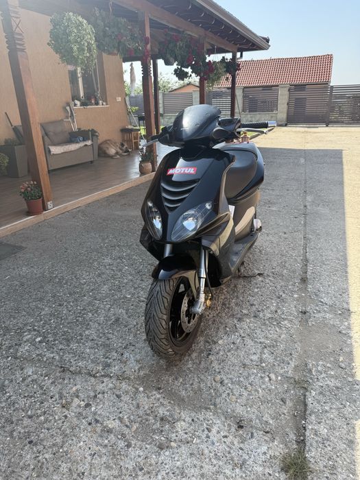 Vând piaggio NRG cu racire pe apa