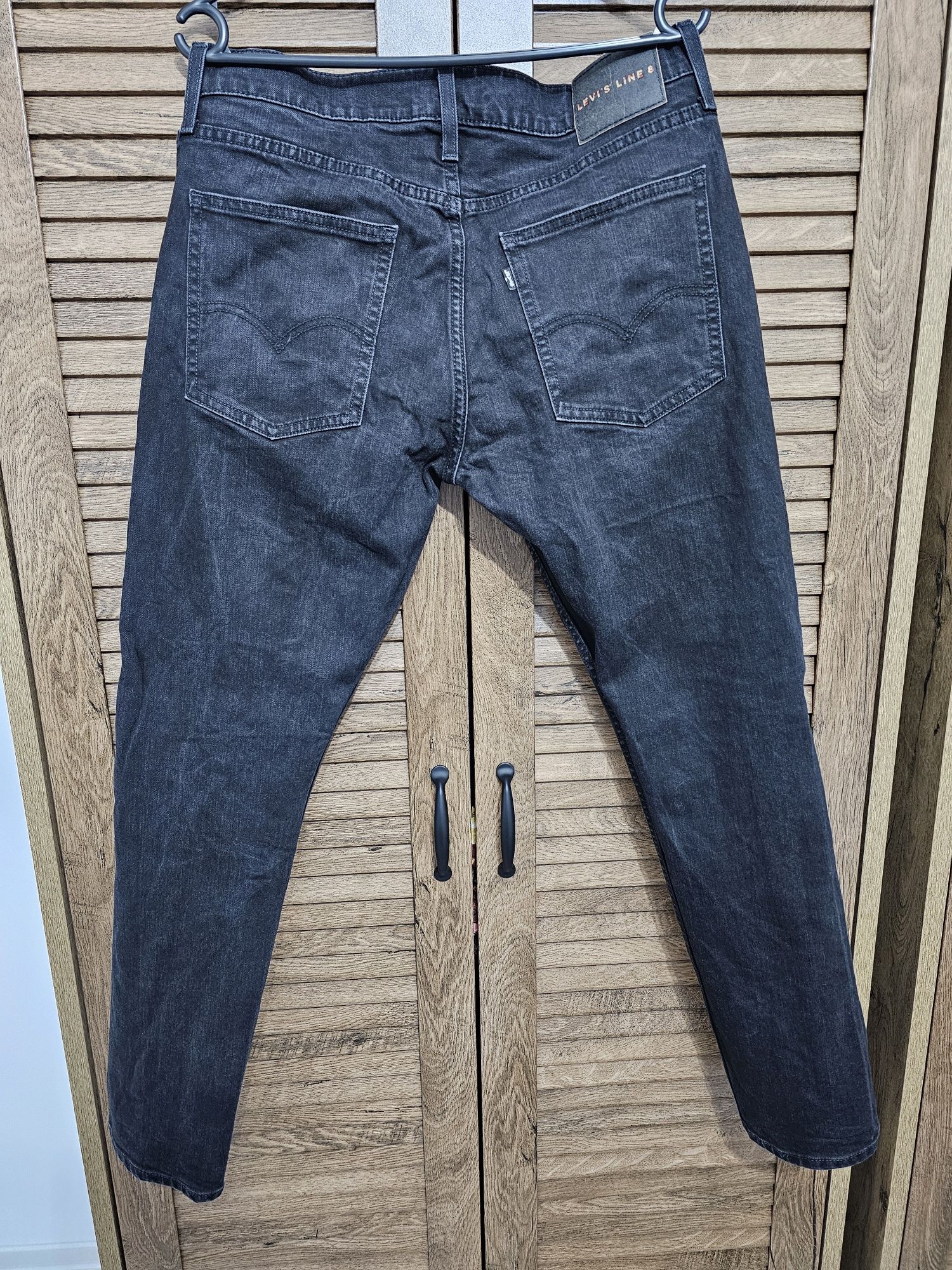 Blugi Barbati Levi's Line 8 Slim Taper 32x32 True Black Wash