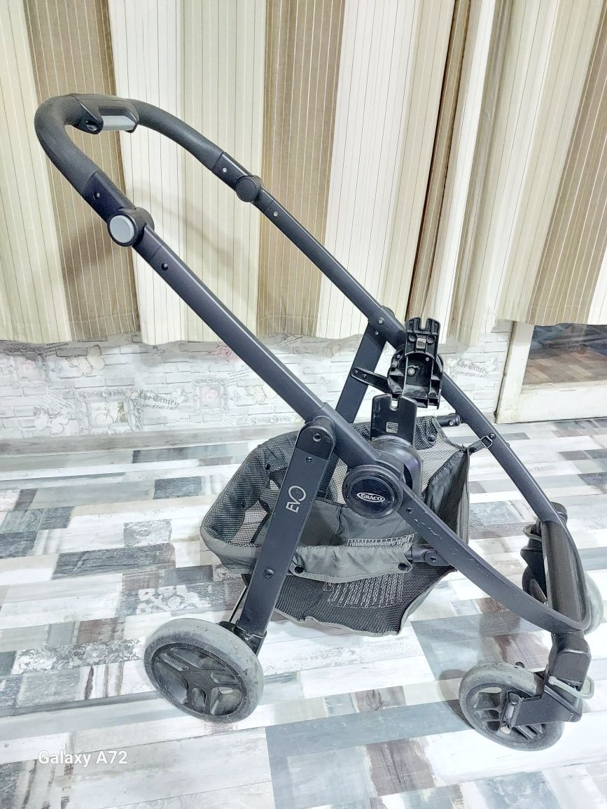 Бебешка количка с кош за новородено