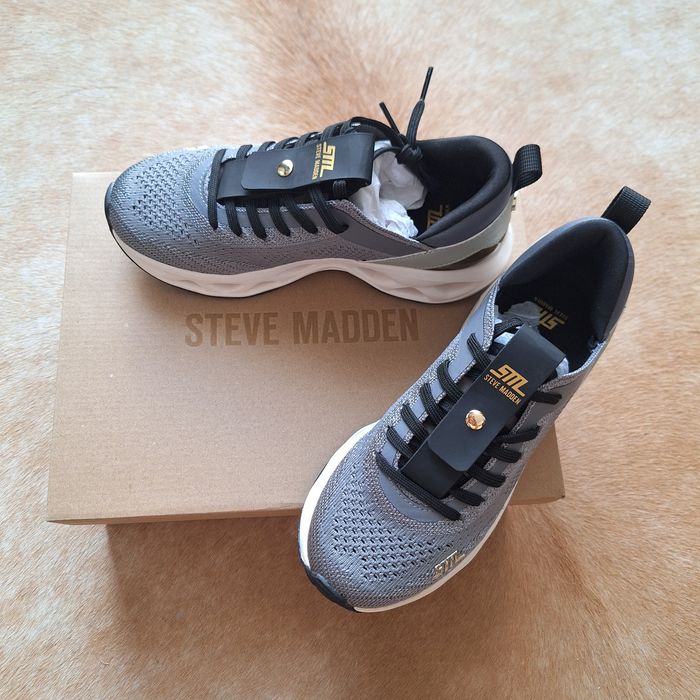 Нови маратонки Steve Madden - EU 37