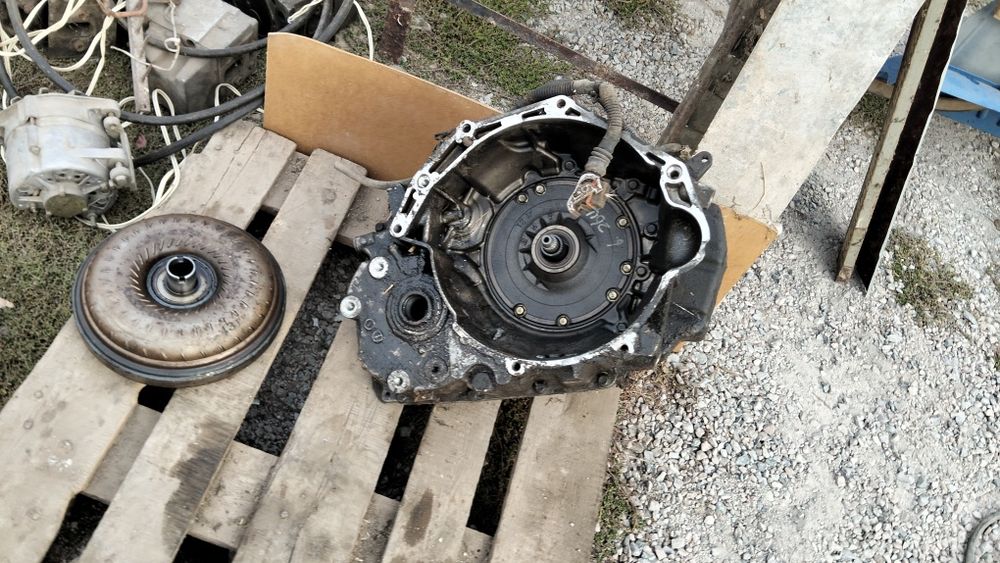 Продам по кузову на Сааб 9-3