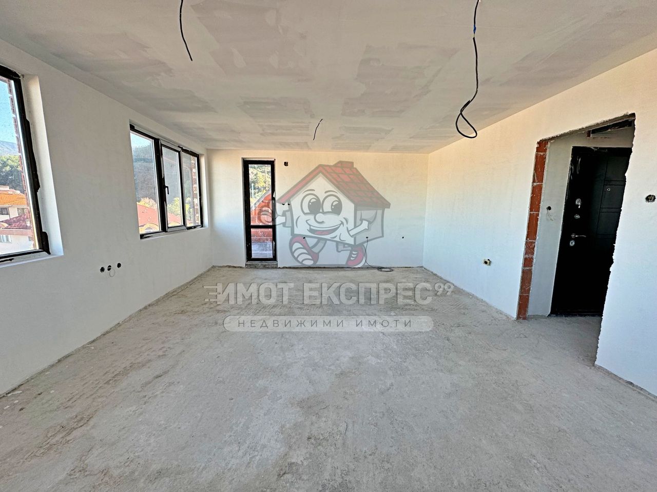 Продава се Двустаен апартамент в Асеновград - 87 кв.м за 821 €/кв.м - Снимка #2