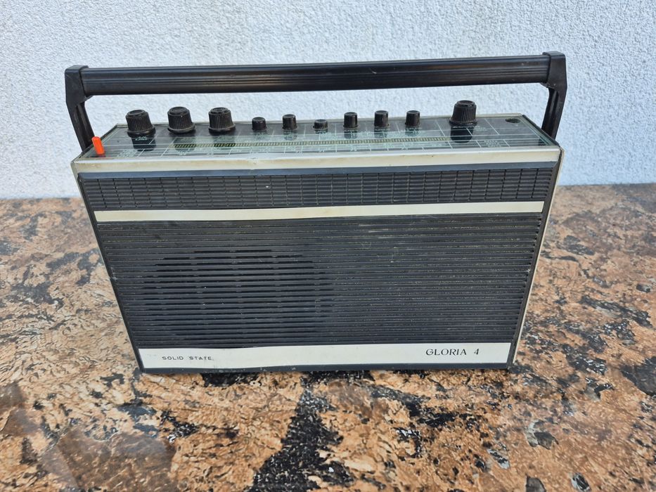 Radio receptor portabil Gloria 4,model RP-1524 - functional 

- radio