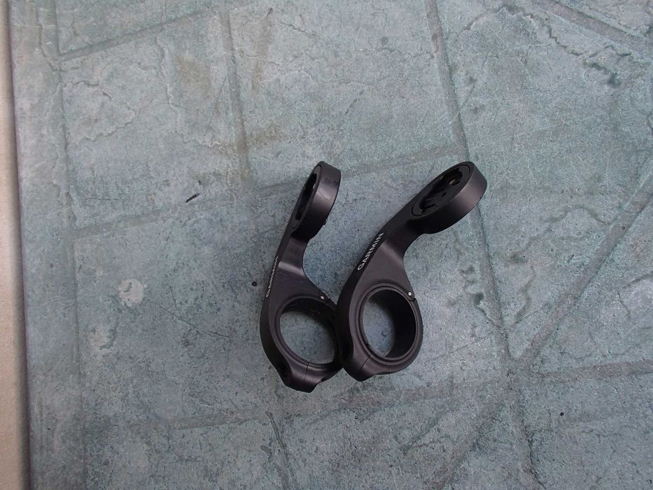 Suporturi Garmin out front