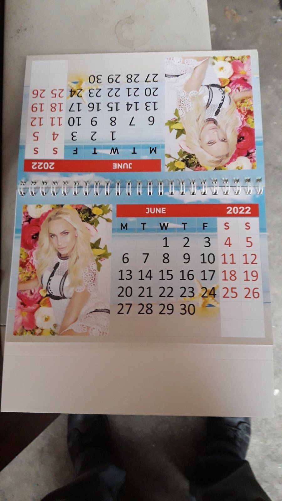 Настолни календари със спирала и печат с лого и снимки пожелание