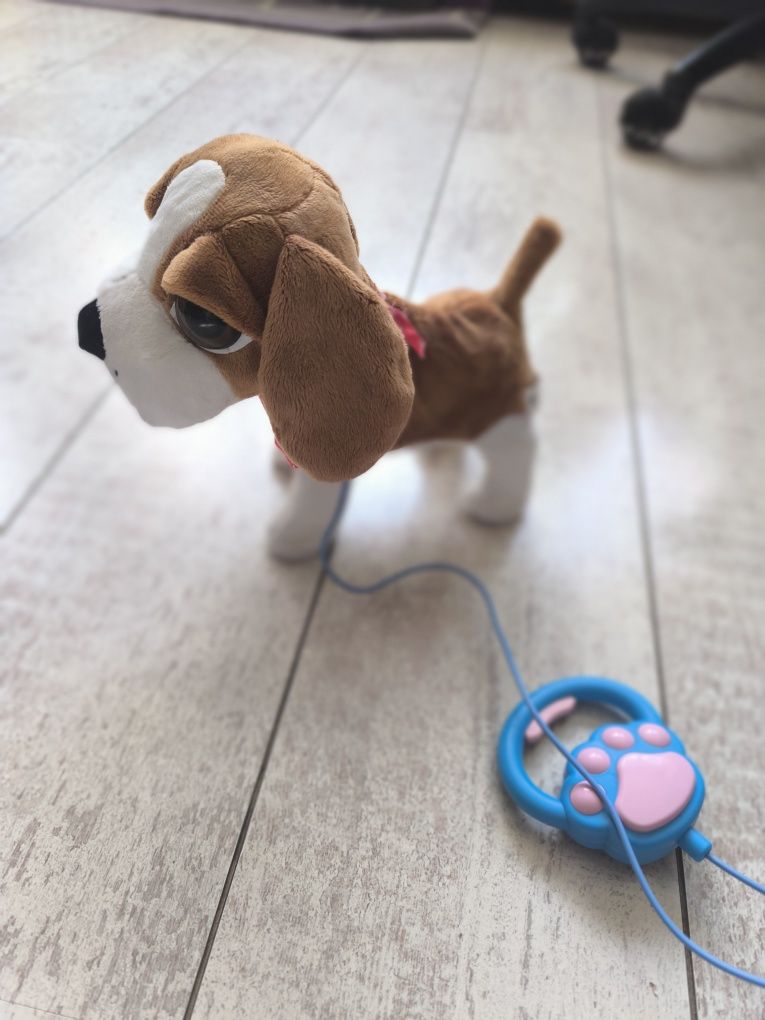 Интерактивно кученце за разходка