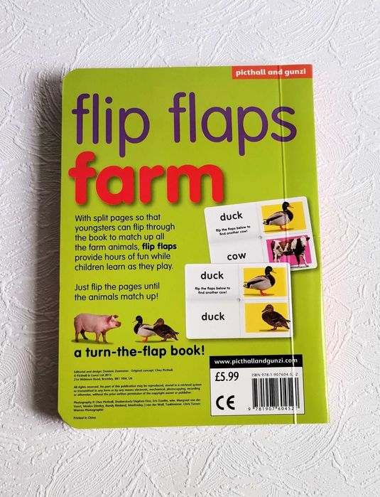 Carte copii ferma Board book Flip Flaps Farm Chez Picthall engleza