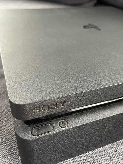 PlayStation 4 1TB Slim