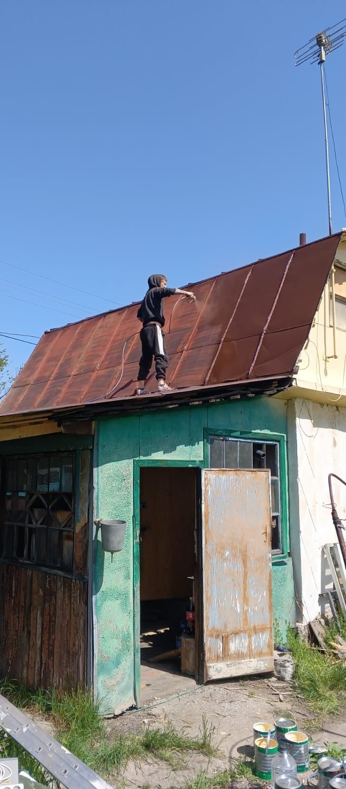 Покраска крыш фасадов домов заборов металлоконструкций
