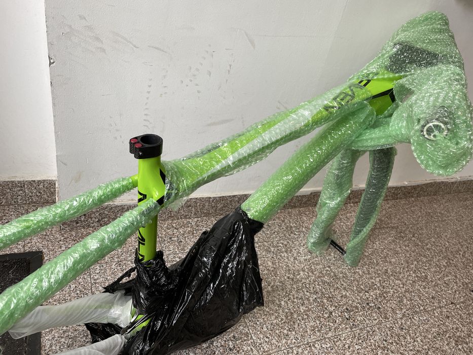 Bicicleta MTB carbon