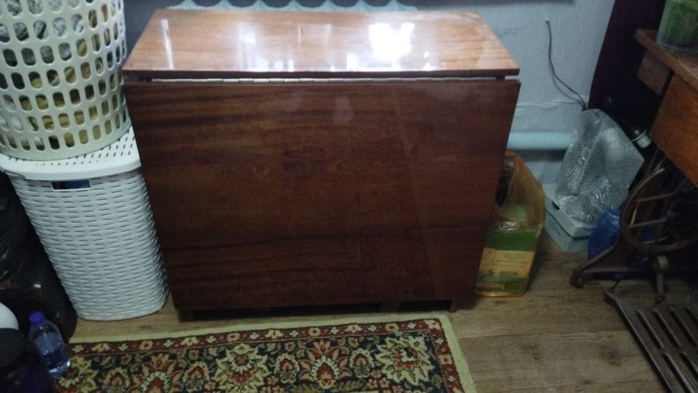 Стол-книжка в хорошем состоянии