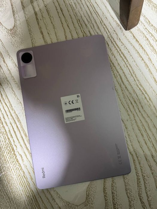 Redmi plansheti ranglari chiroyli