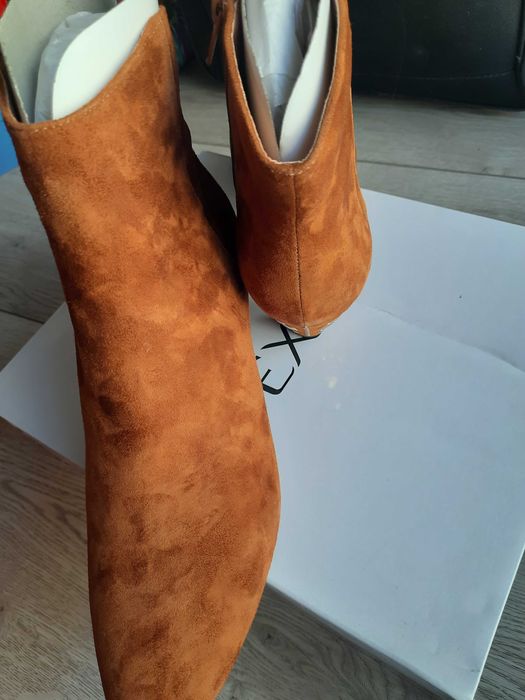 Botine noi piele naturala intoarsa nr 41