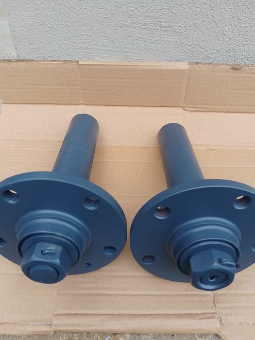 Butucii remorci carute