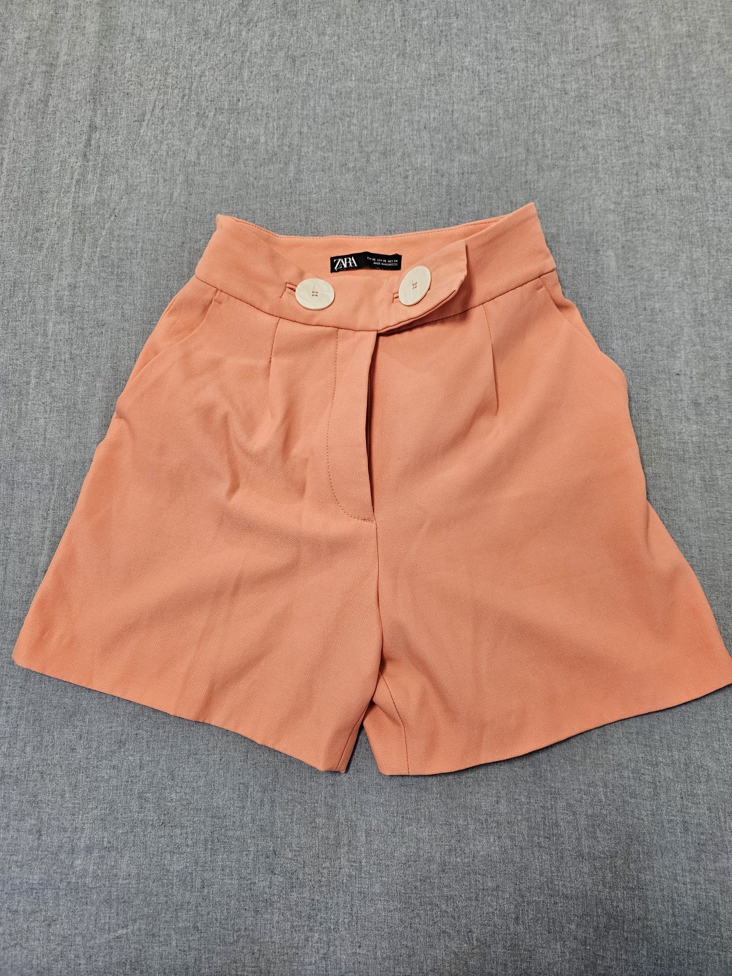 Pantaloni scurti Zara