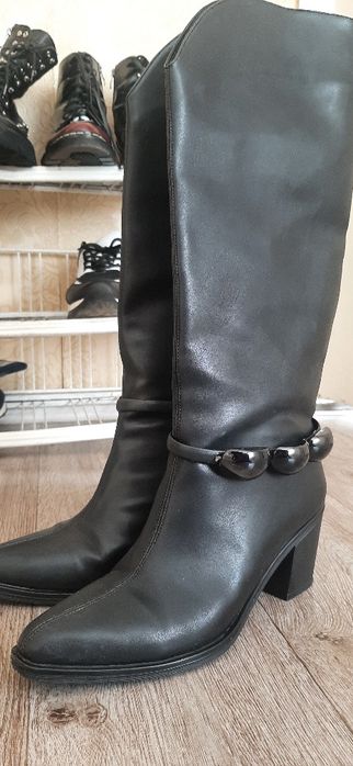 Сапоги в стиле казаки. В отличном состоянии.