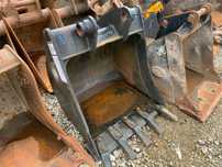 Cupa noua Buldoexcavator Caterpillar 432, latime 740 mm