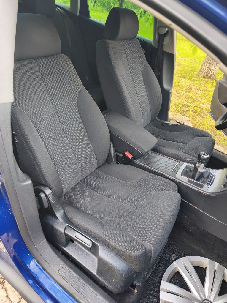 Dezmembrez Volkswagen Passat B6 break 2.0 tdi BMP 140 cp manual LC5E